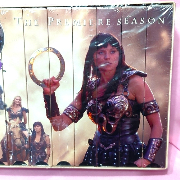 Xena: Warrior Princess, Premiere Season.  VHS Boxed Set of 12.  NWOT - Picture 2 of 13